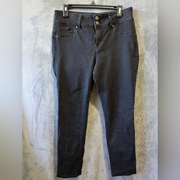 1822 Denim - Picture 1 of 4